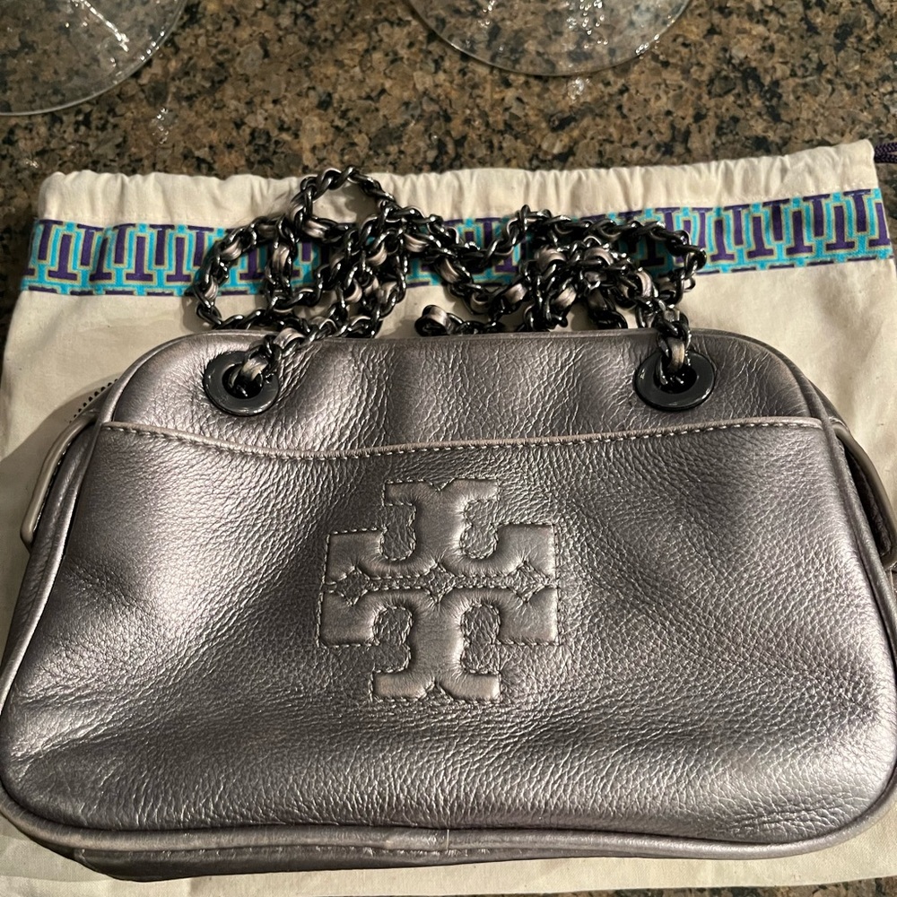 Tory Burch Cross Body Handbag - Cute Lots of Pockets